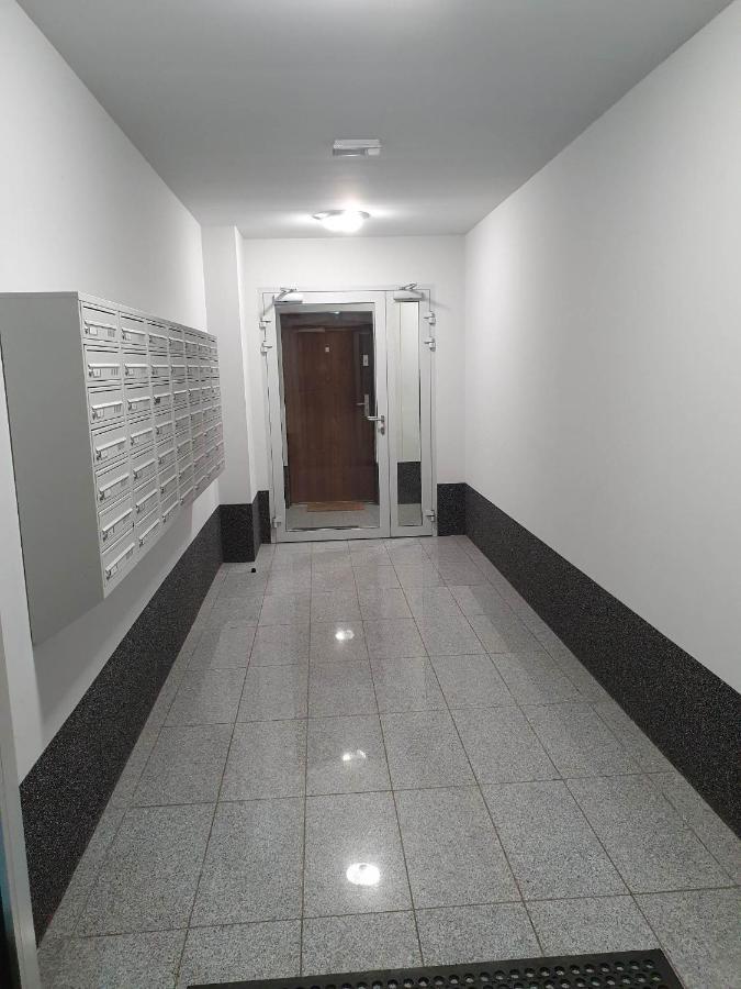Apartament 3 Pokojowy Lub Pokoj W Mieszkaniu W Nowym Bloku Varsovia Exterior foto